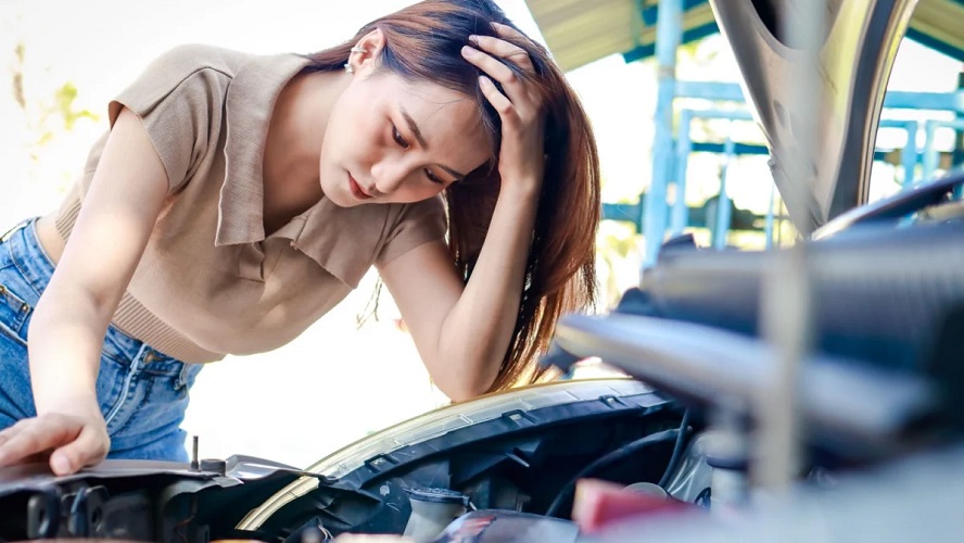 La voiture a du mal à démarrer mais fonctionne bien : causes et comment y remédier