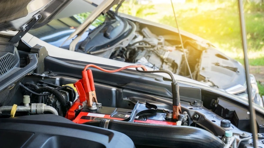 La batterie de la voiture ne tient plus la charge ? Causes et correctifs