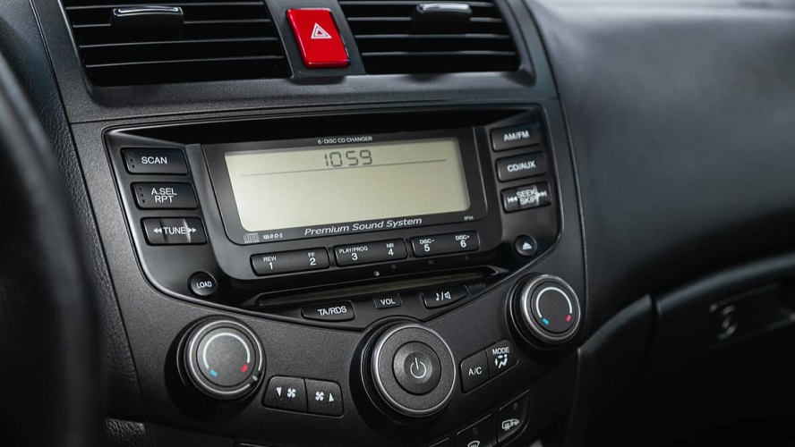 Comment récupérer et saisir un code radio Honda ?