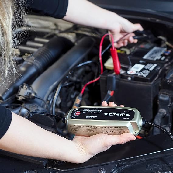 Comment choisir le bon chargeur de batterie pour votre voiture ?