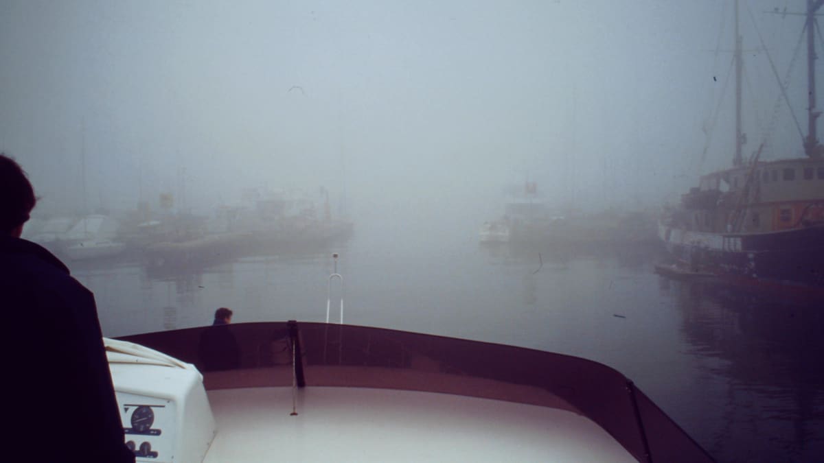 Navigating the Fog: Understanding Sound Signals for Powerboats插图3