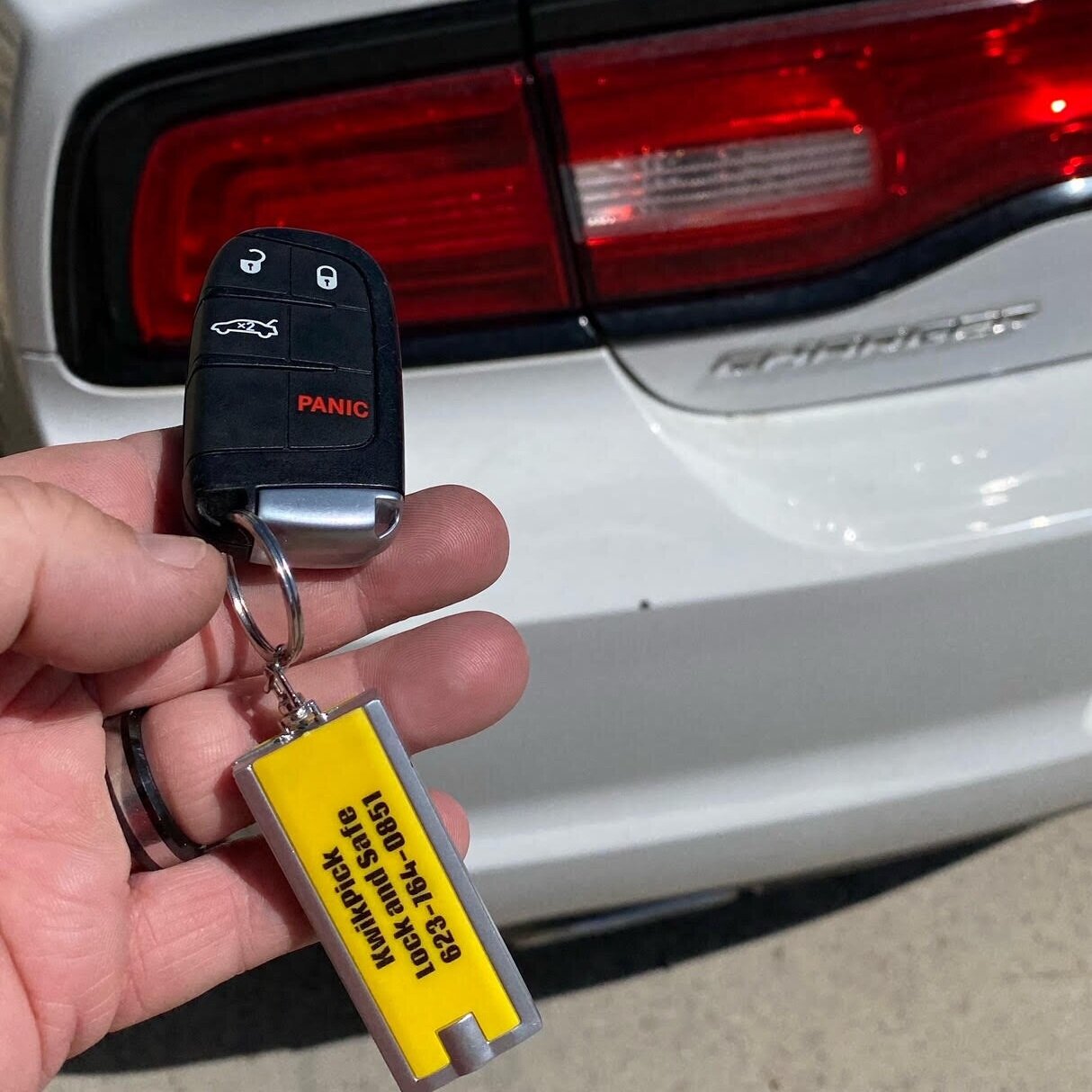 How to Start a Car Without a Key: Navigating Keyless Solutions插图2
