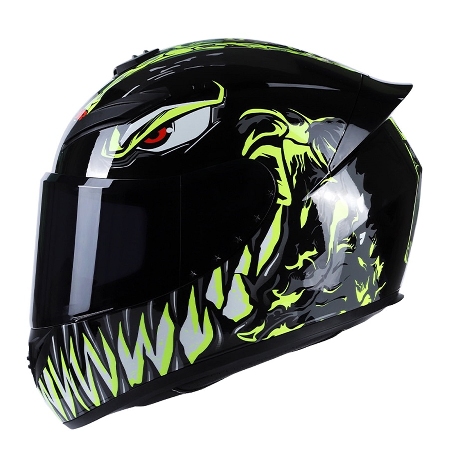 Full face motorcycle helmets