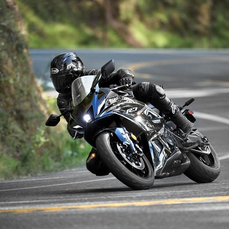 R7 Motorcycle: A Comprehensive Review of Features and Specs