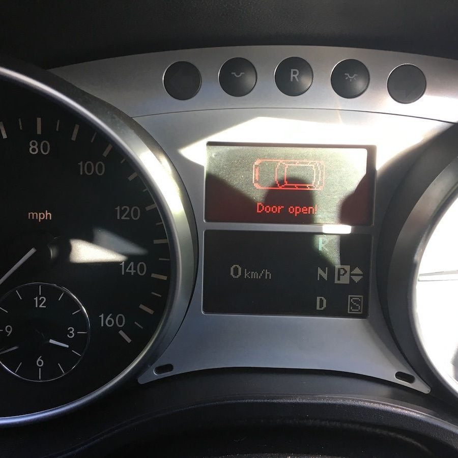 Mercedes warning message
