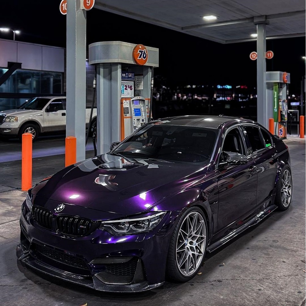 purple car