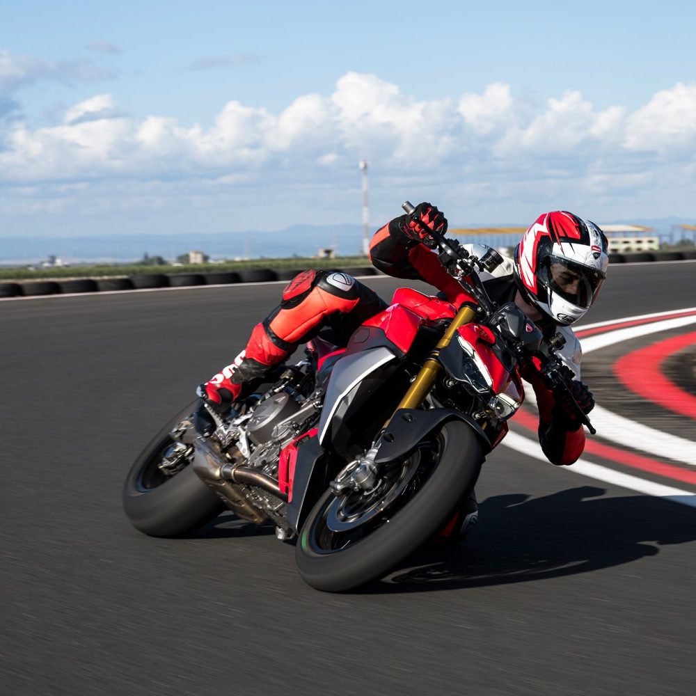 street fighter motorcycle