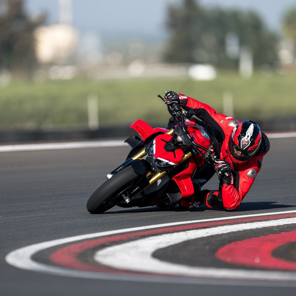 street fighter motorcycle