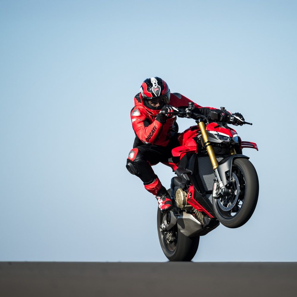 street fighter motorcycle