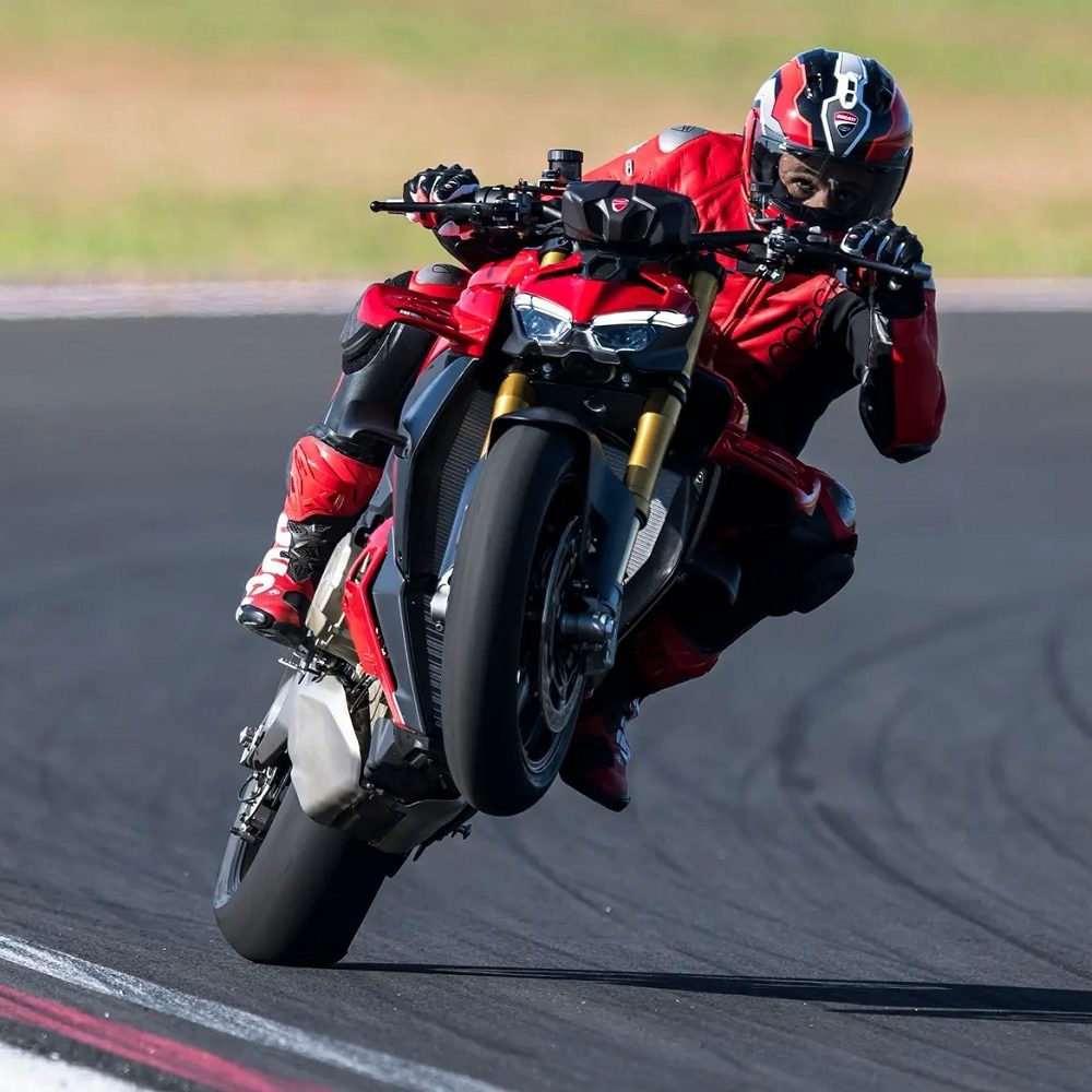 street fighter motorcycle