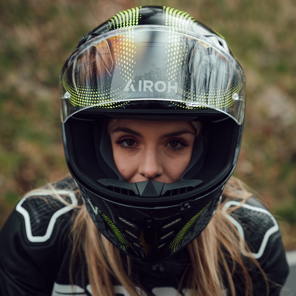 girl motorcycle helmet