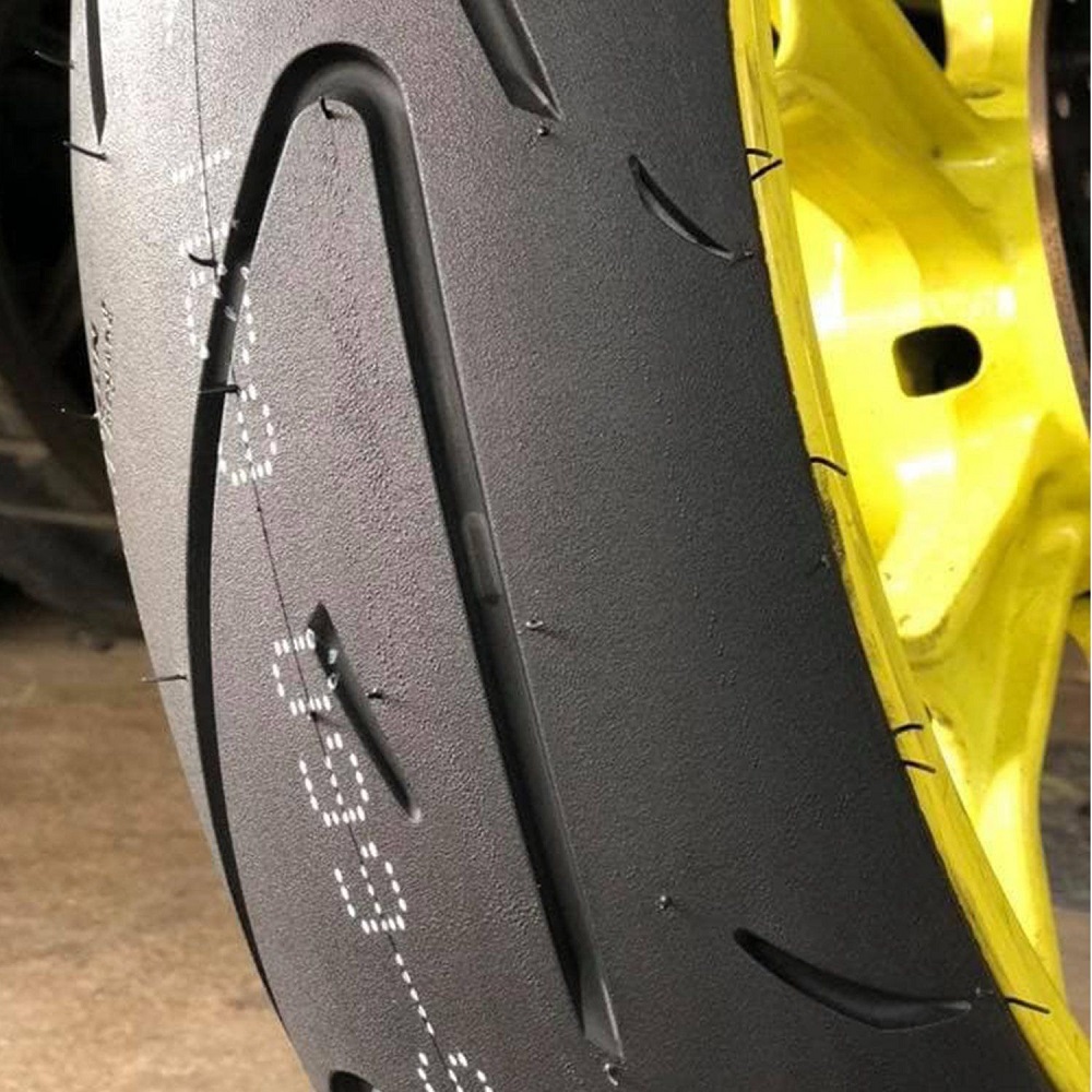 150/80 x 16 motorcycle tire