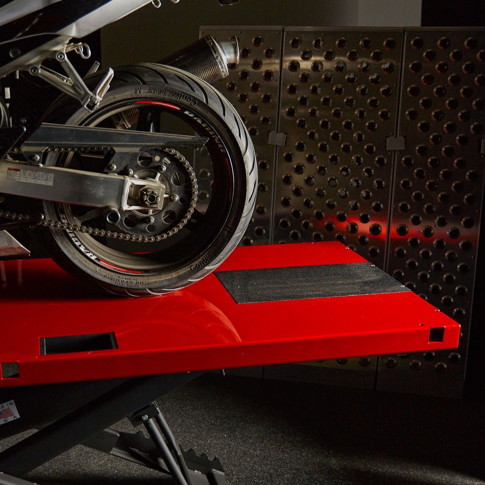 pneumatic motorcycle lift