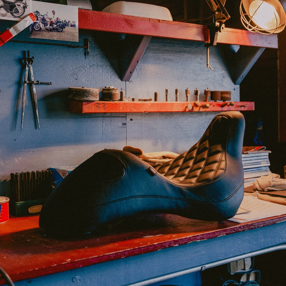 mustang motorcycle seat