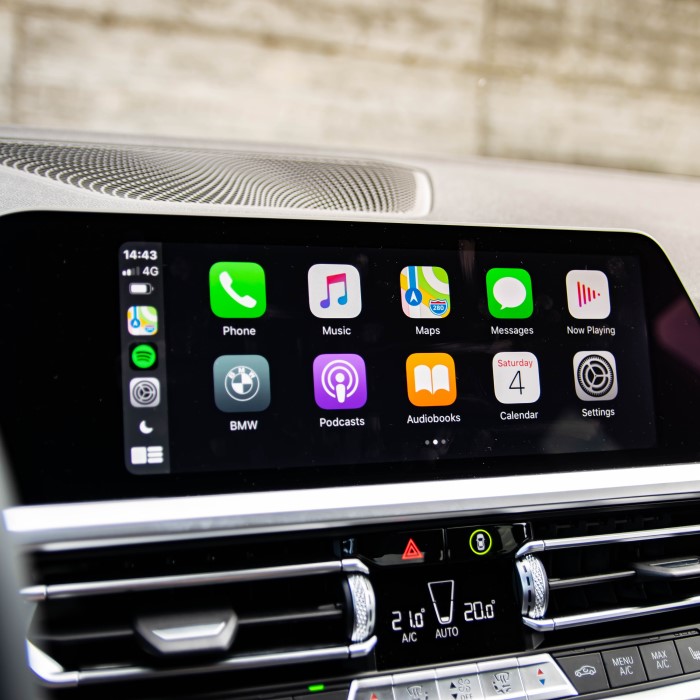 how to connect to apple carplay