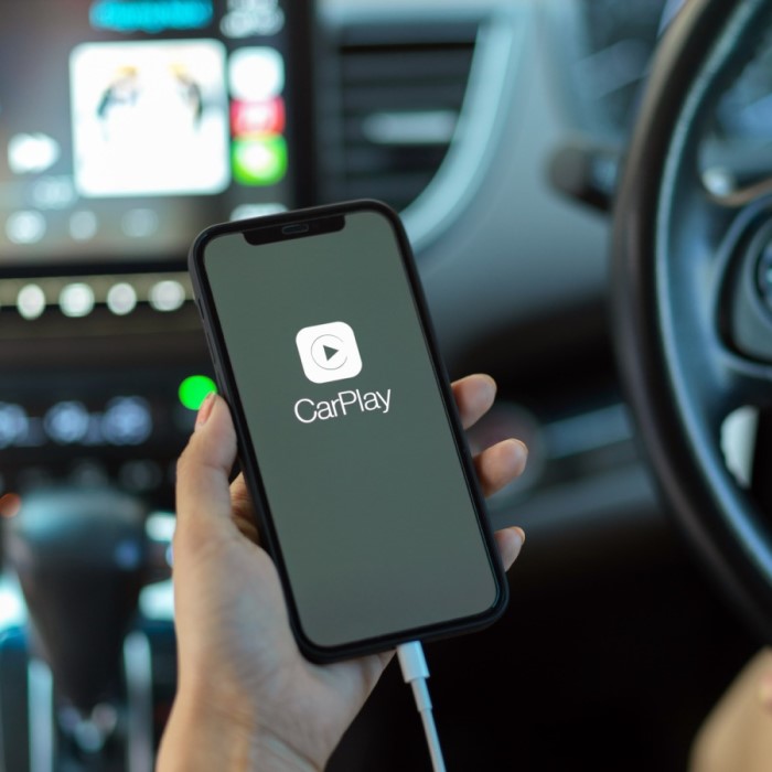 how to connect to apple carplay