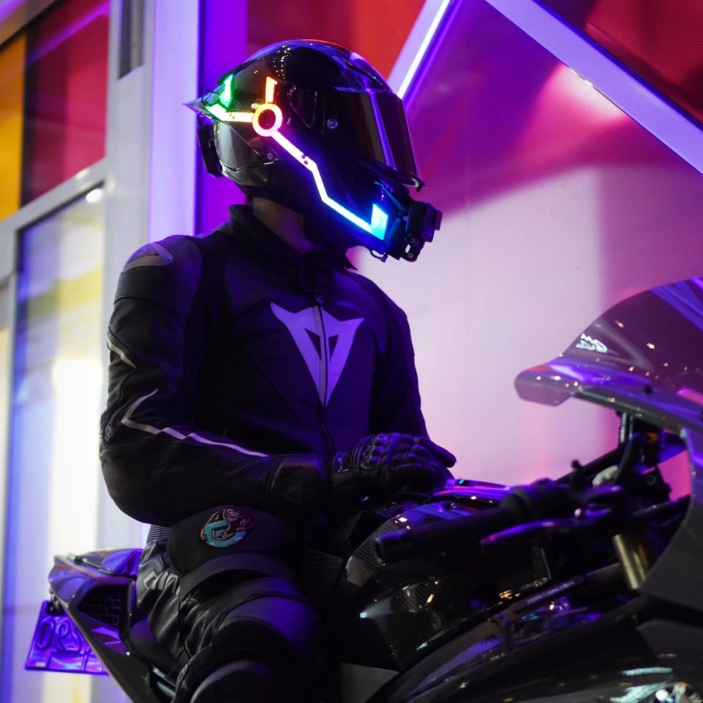 light motorcycle helmet