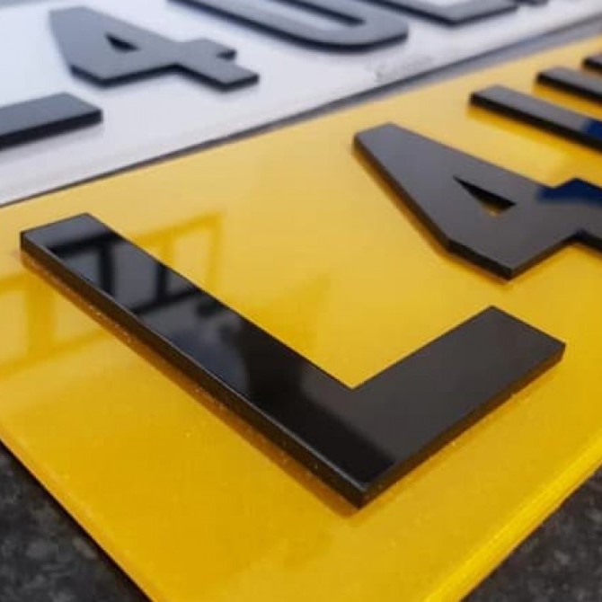 what does 4d mean on a car