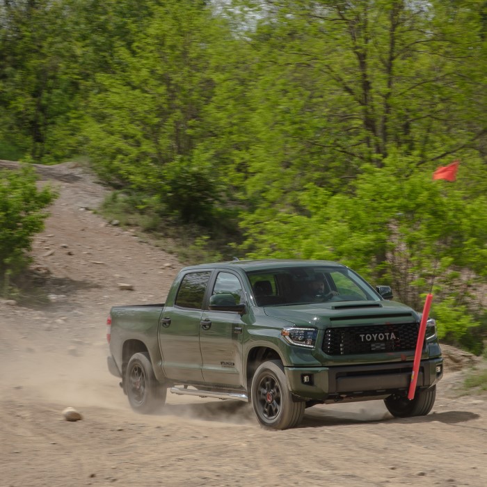 toyota tundra off road