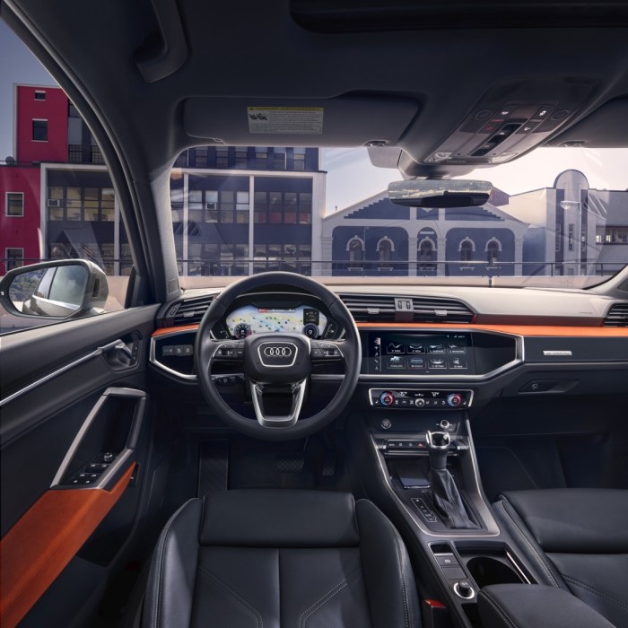 audi q3 interior