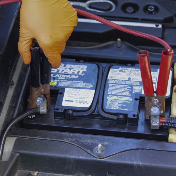 how to jump start a car with cables