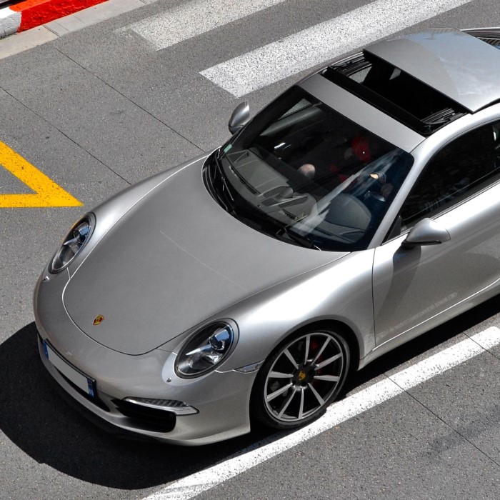 sun roof vs moon roof