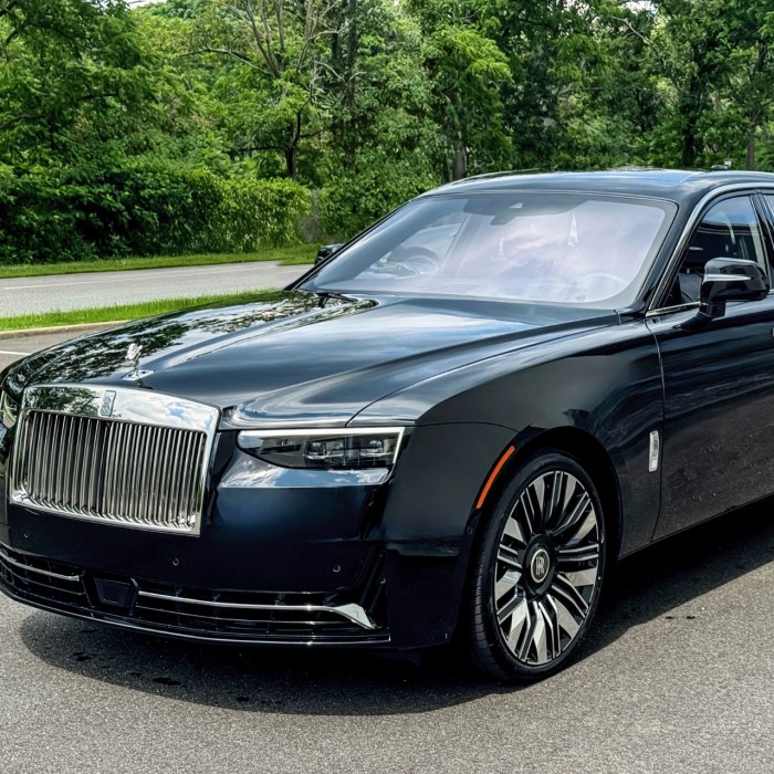 2025 rolls royce ghost