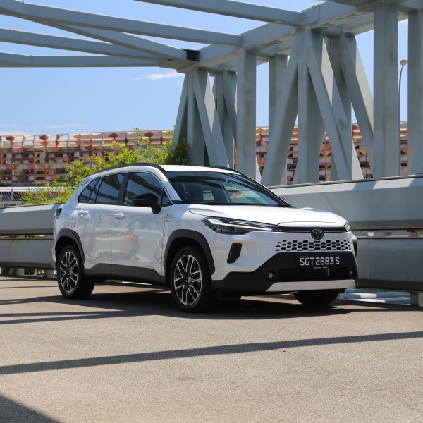 hybrid crossover suv