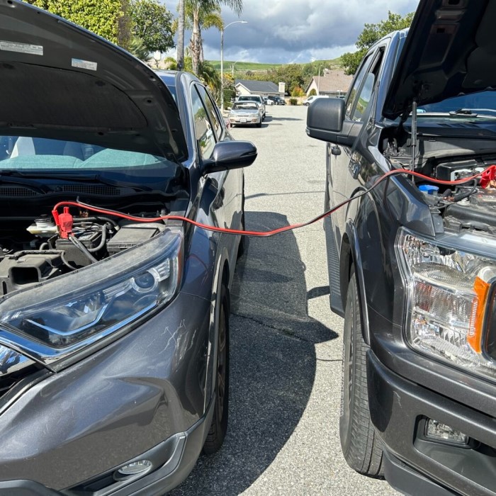 how to jump start a car with cables