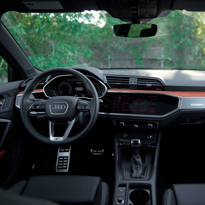 audi q3 interior