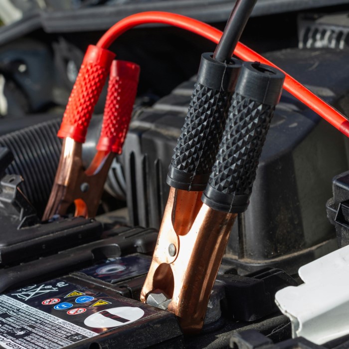 how to jump start a car with cables