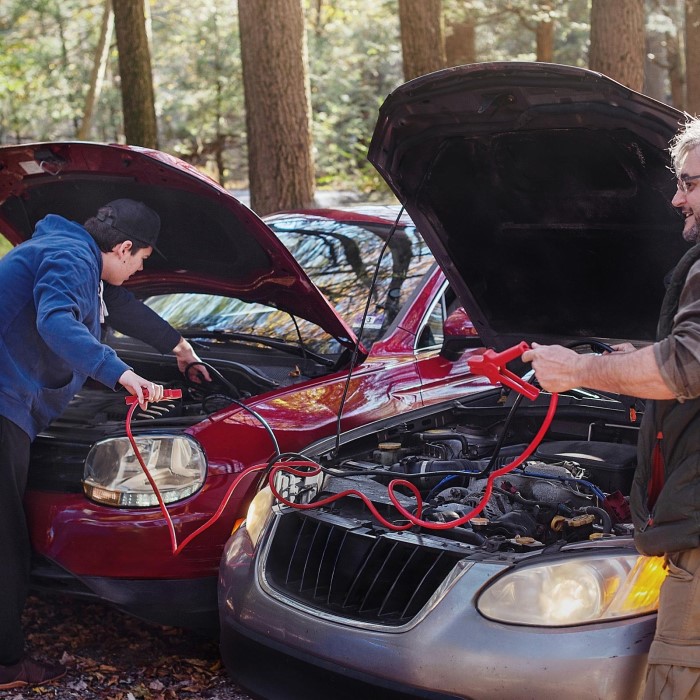 how to jump start a car with cables