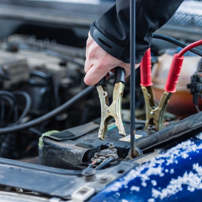 how to jump start a car with cables