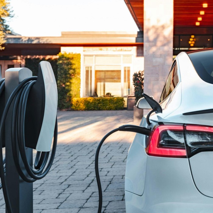 how long does it take to charge an electric car