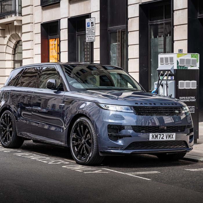 Exploring the Features of the 2026 Range Rover Sport PHEV