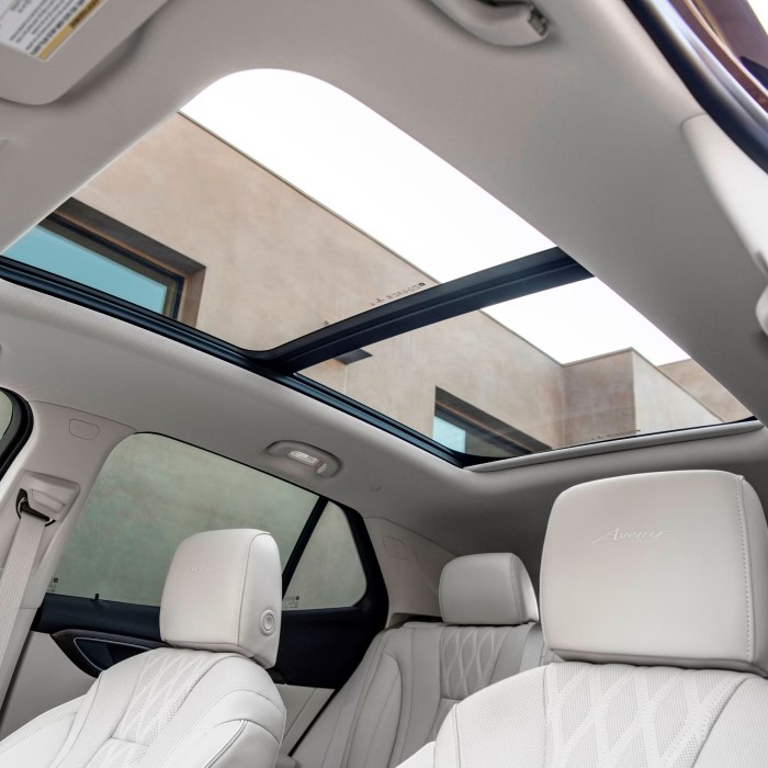sun roof vs moon roof