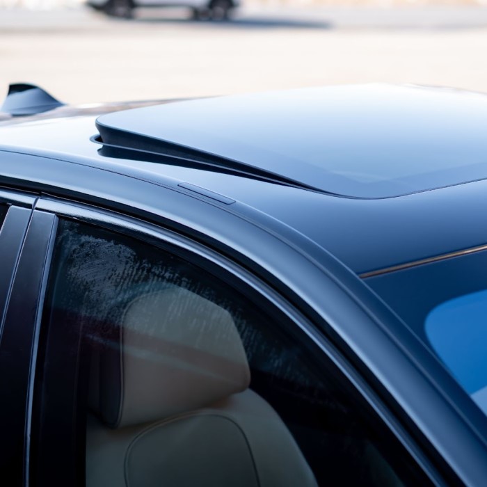 sun roof vs moon roof