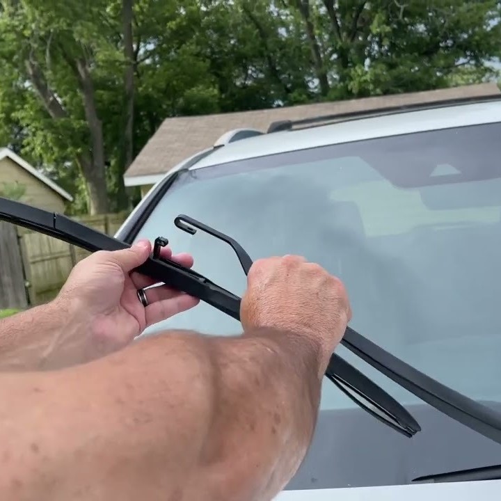 Seasonal Maintenance: Honda Pilot Windshield Wipers Guide