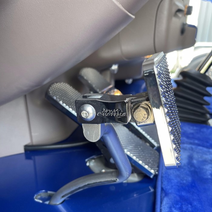 How a Clutch Pedal Extender Can Improve Your Driving Experience