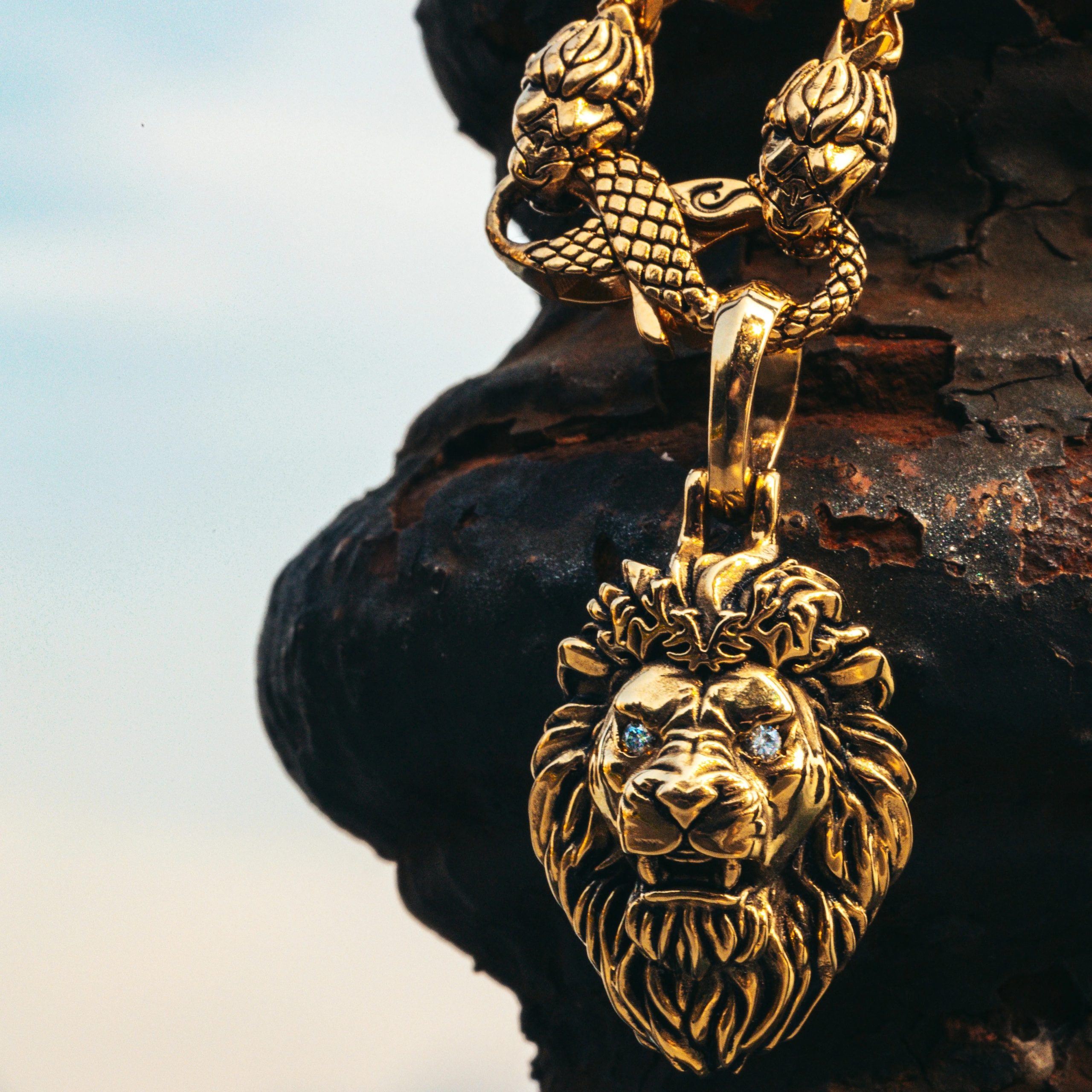 gold lion pendant