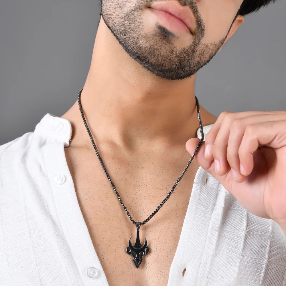 Pendants for Men Inspired by Nature and Inner Resilience