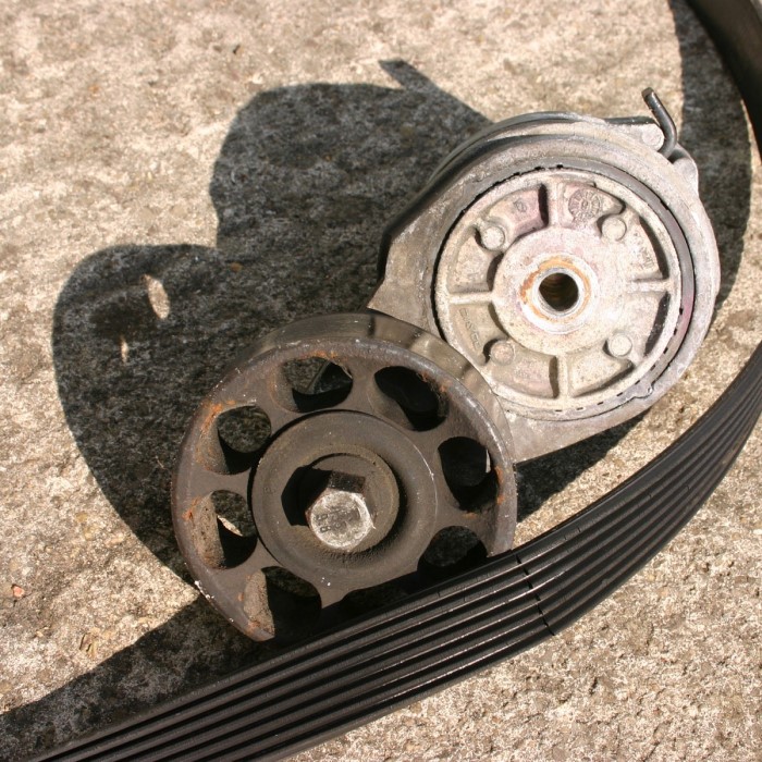 serpentine belt tensioner pulley