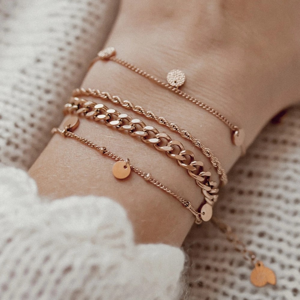 Rose Gold Bracelets – From Minimalist Cuffs to Charm Links