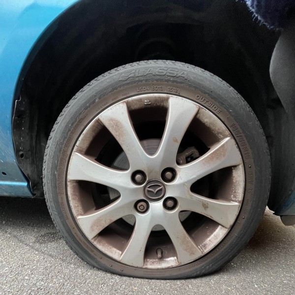 can i drive on a flat tire