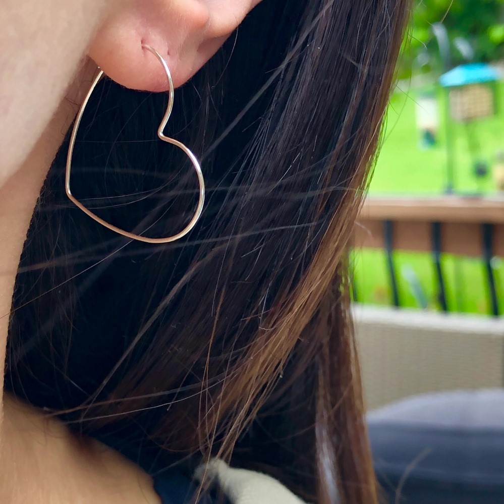 Heart Hoop Earrings – Subtle Symbolism with Maximum Appeal