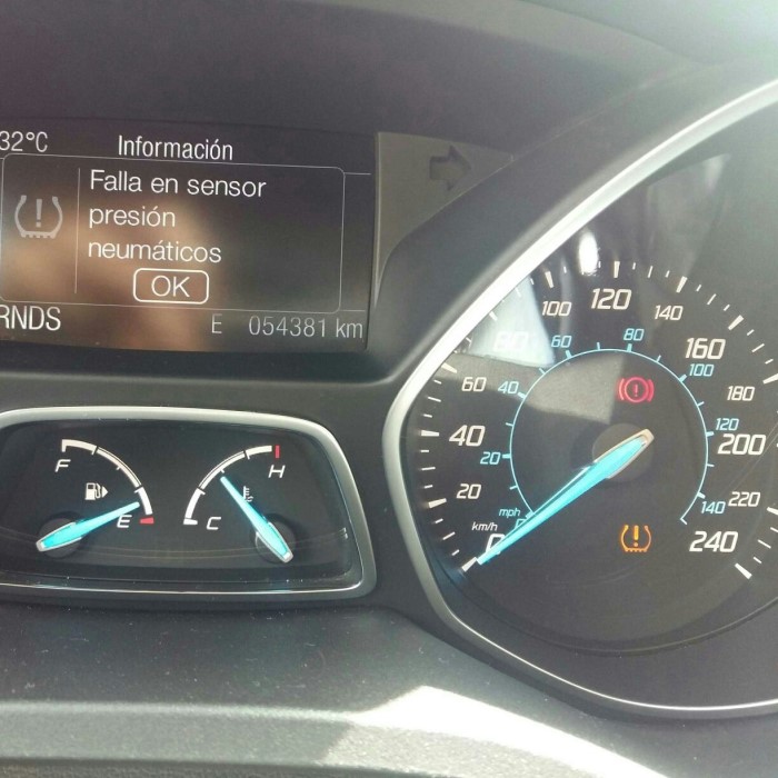 ford escape tire pressure