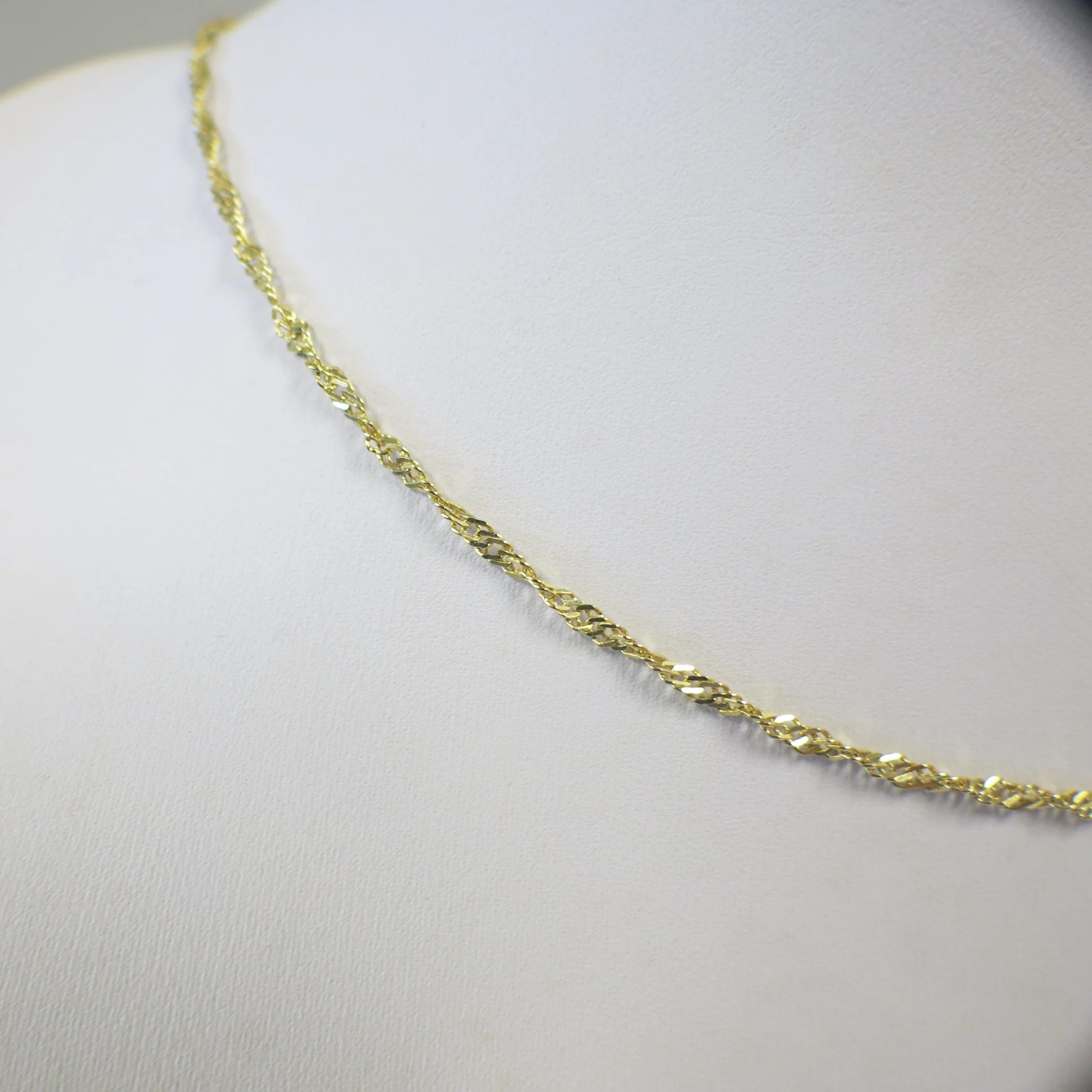 20 inch chain with pendant
