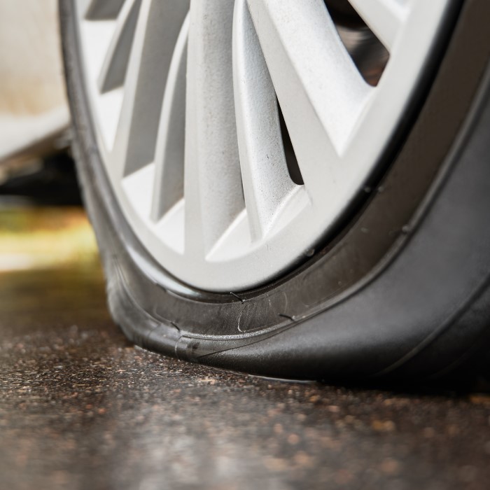 can i drive on a flat tire