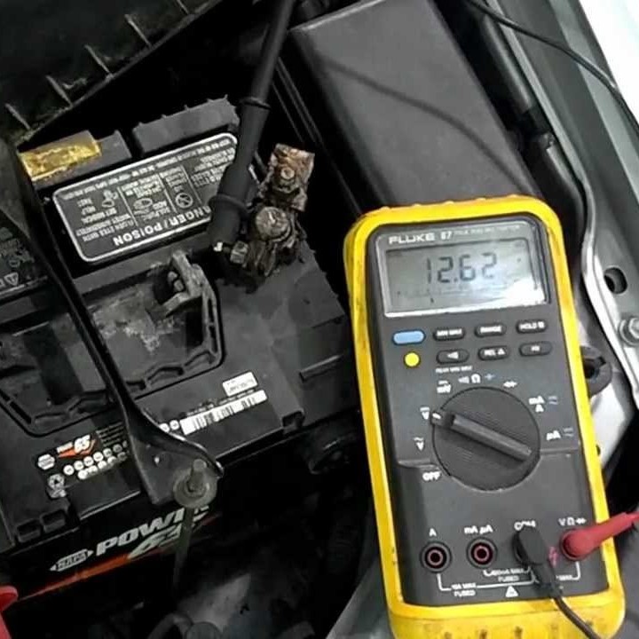 how to check car battery