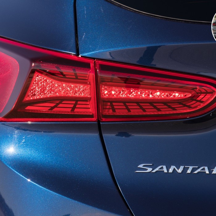 hyundai santa fe tail lights